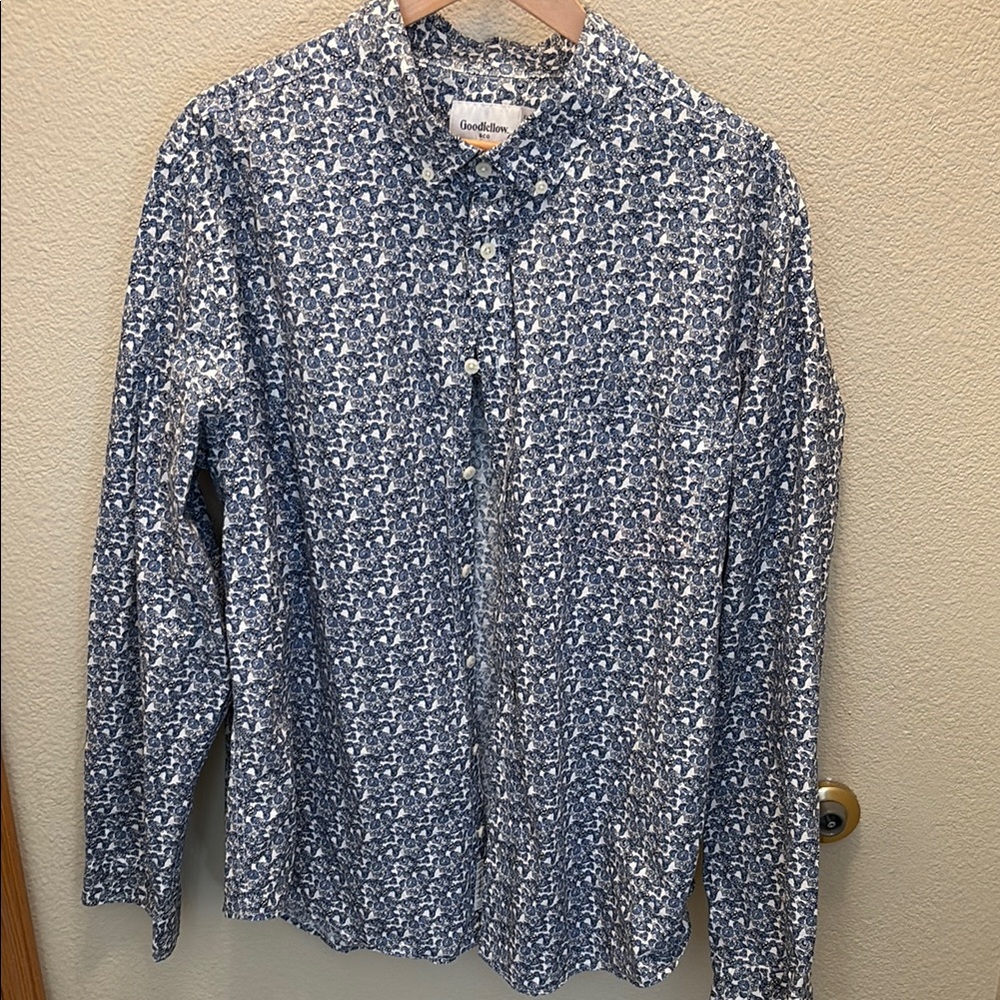 Goodfellow & Co Blue and White Casual Button Down Shirt